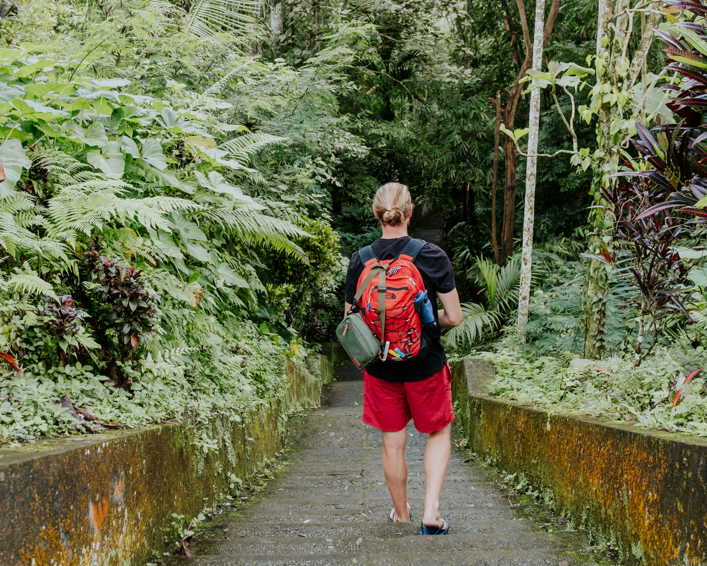 Onderweg naar een waterval op Bali