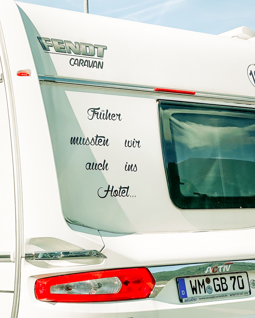 Caravan with German text
